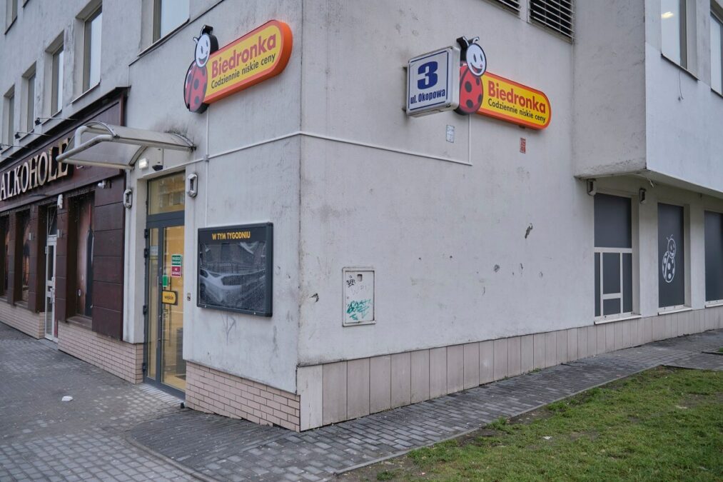 Ostatnie przygotowania do otwarcia nowej Biedronki w centrum Lublina. Ma zaledwie 200 m kw. powierzchni 1 Biedronka przy ul. Okopowej 3 w Lublinie
