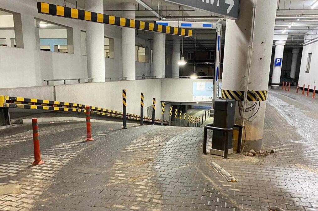 Lublin Plaza zmienia system parkingowy, koniec z papierowymi biletami. Czytelniczka: „Nie da się normalnie wjechać” 2 Problematyczny wjazd na parking CH Lublin Plaza przez nowy system parkingowy