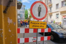 przejscie druga strona ulicy