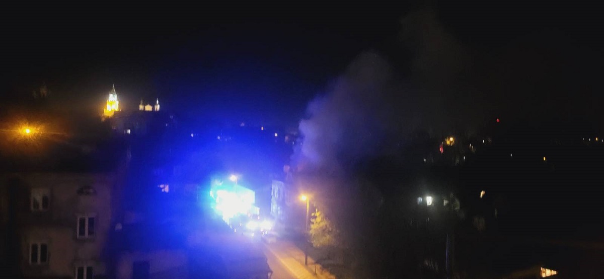 Nocny pożar w centrum Lublina. Pali się pustostan, na miejscu są już strażacy 1 Akcja gaśnicza na ul. Dolnej Panny Marii
