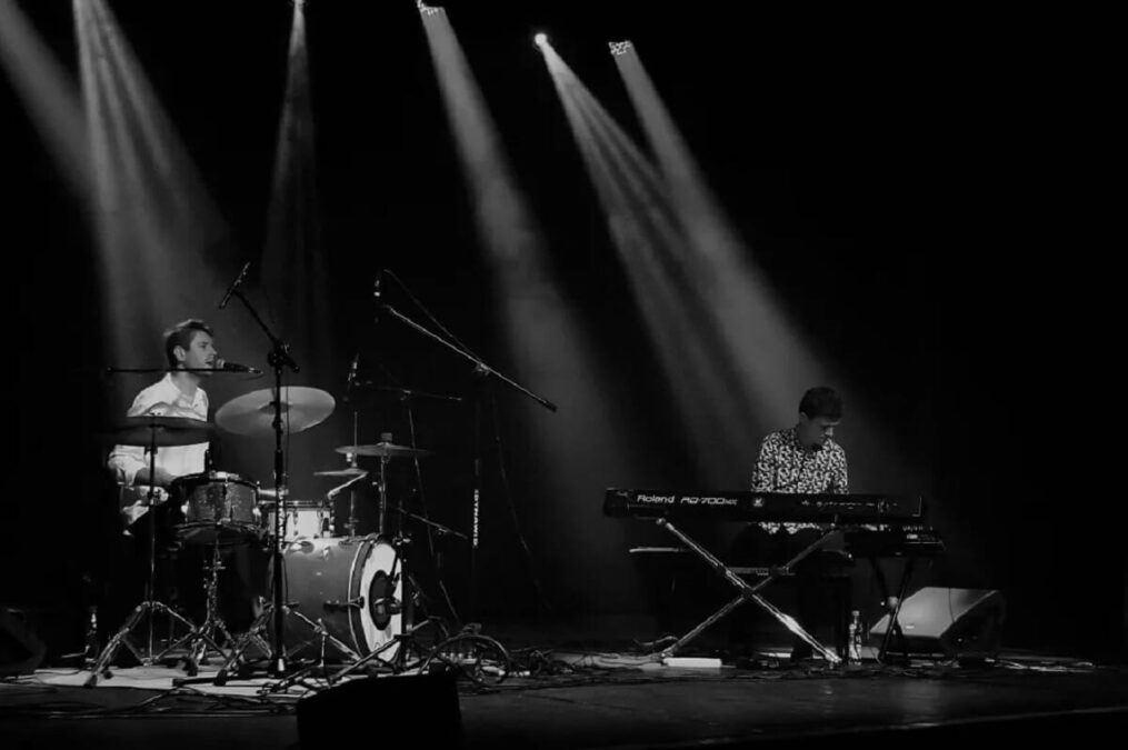 Obywatel Jazz – czyli piosenki Grzegorza Ciechowskiego w Centrum Kultury w Lublinie 1 Radosław Bolewski – wokal, perkusja oraz Maciej Tubis – fortepian i syntezator basowy