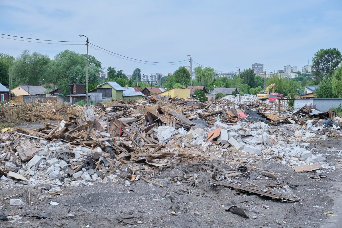 Niedawno były zamieszkałe, dziś nie ma po nich śladu. Z budynków został tylko gruz. Niebawem ruszy budowa drogi 5 Wyburzone domy i budynki pod budowę przedłużenia ul. Lubelskiego Lipca '80