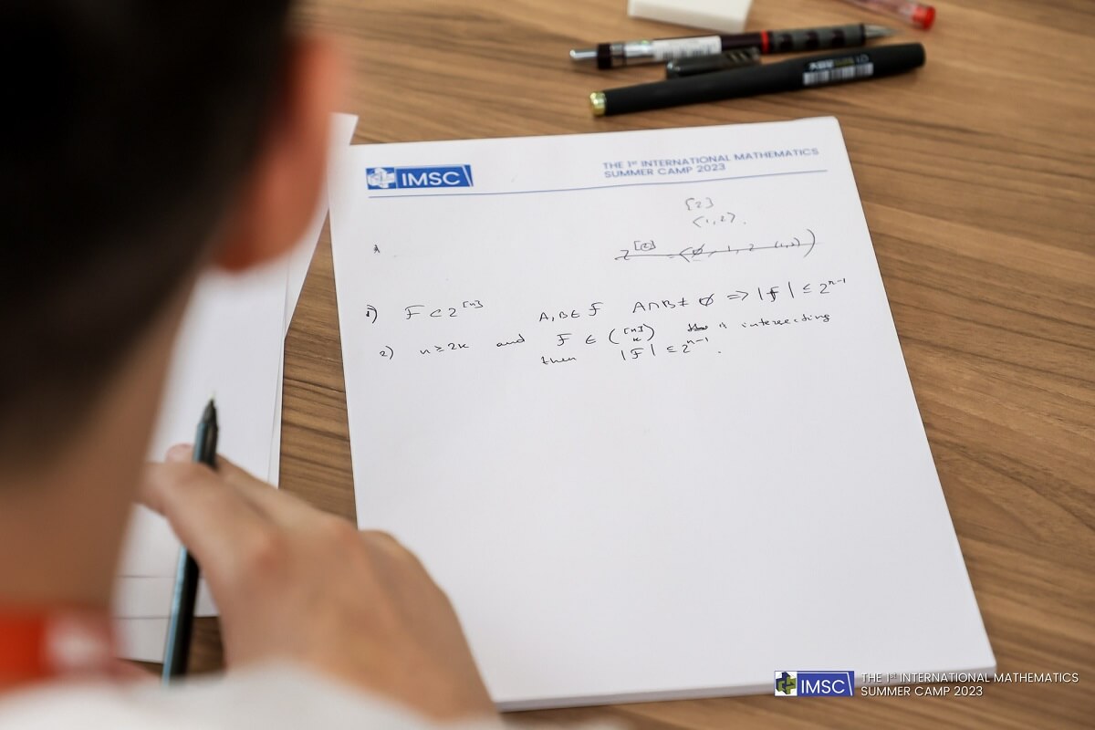 Niebywały sukces lubelskiego licealisty. Przełamał chiński monopol w konkursie matematycznym 2 rozwiązywanie zadań matematycznych