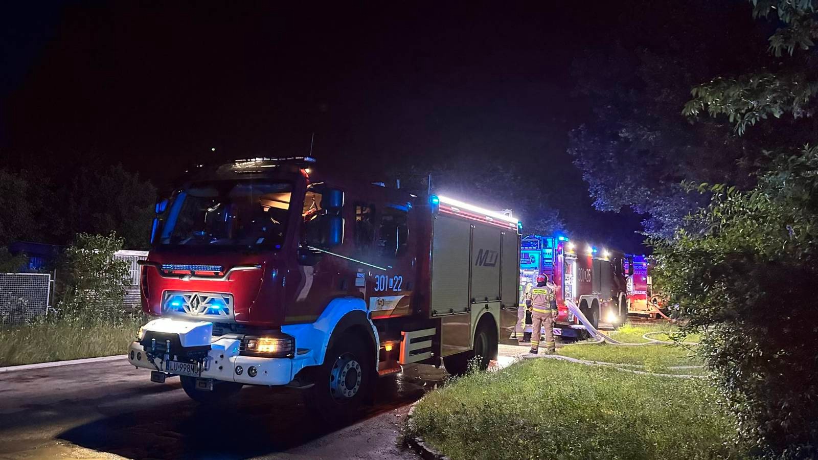 Lublin. Nocny pożar drukarni na Felinie. Dym był widoczny z wielu kilometrów. Ogromne straty 5 Pożar drukarni przy ul. Doświadczalnej w Lublinie
