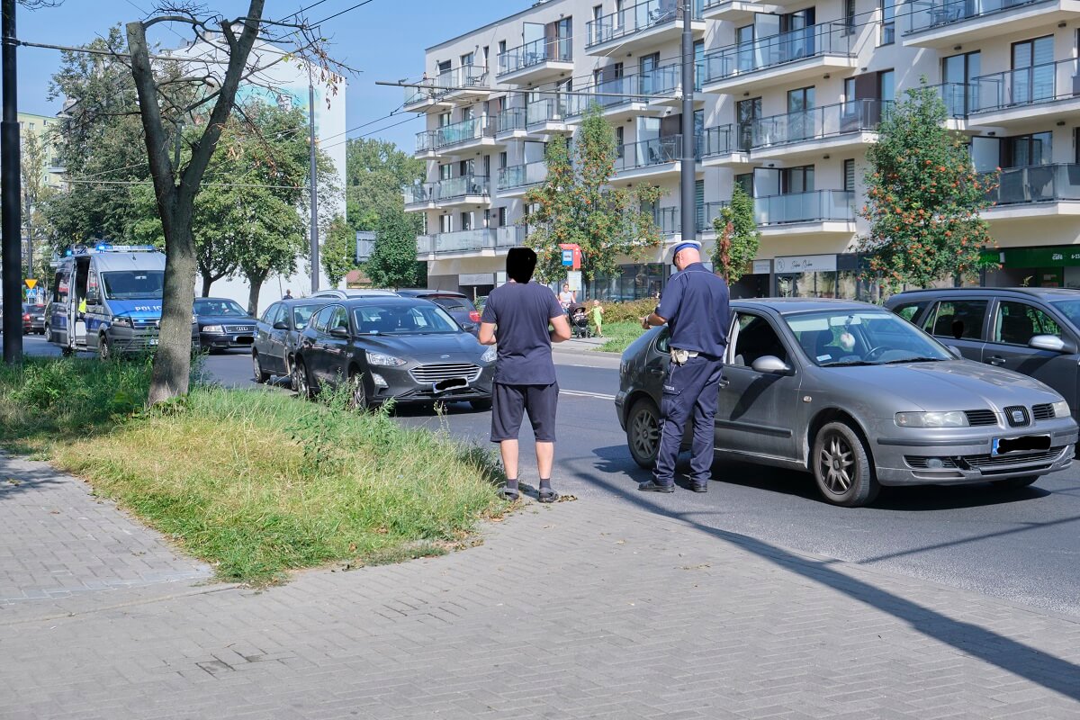 Zderzenie trzech aut na ul. Unickiej w Lublinie. Jedna osoba trafiła do szpitala 1 Zderzenie trzech aut na ul. Unickiej