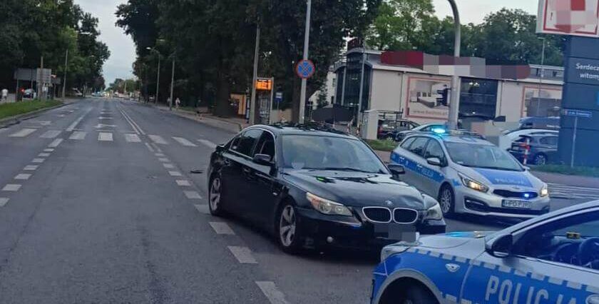 Kierujący BMW wjechał w matkę z 3-letnim synem. Przelecieli w powietrzu kilkanaście metrów 1 Potrącenie w Puławach