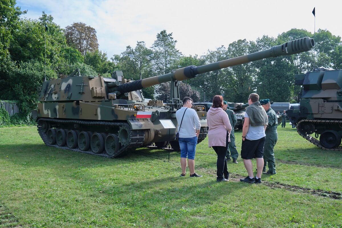Piknik wojskowy na Błoniach pod Zamkiem w Lublinie