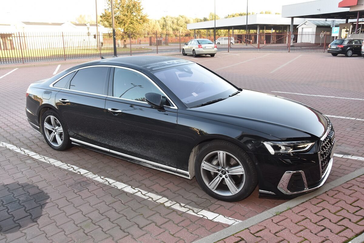 Odzyskano poszukiwaną limuzynę o wartości 460 tys. zł. Luksusowy samochód osobowy był poszukiwany w Niemczech 1 Poszukiwane Audi A8