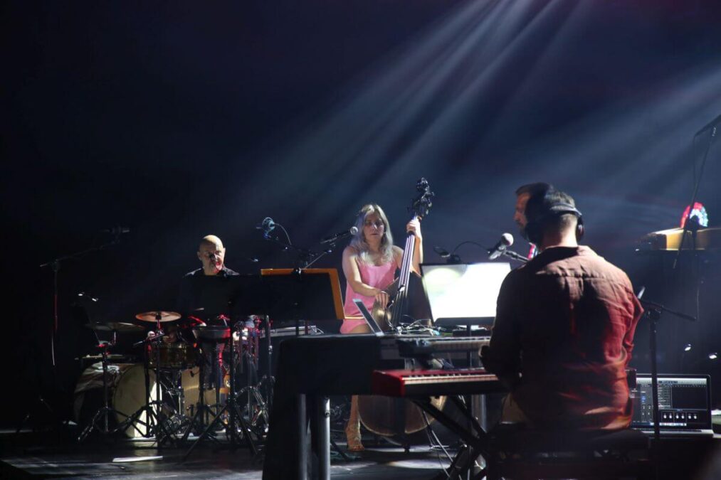 Fotorelacja z niedzielnego koncertu: Łukasz Jemioła z zespołem Lytane 16 Koncert Łukasz Jemioła z zespołem — Lytane