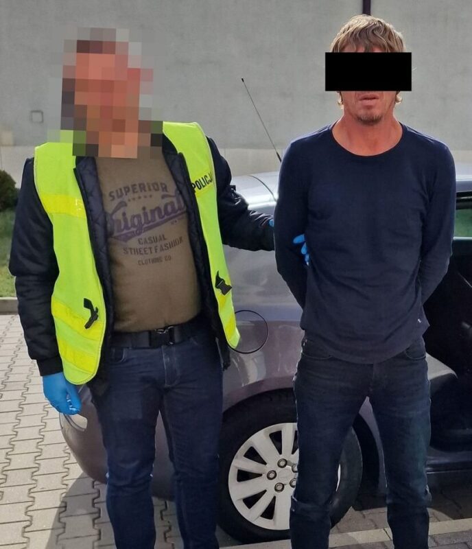 Okradali samochody zaparkowane pod marketami. Używali zagłuszacza sygnału 1 Ukraińcy z Tomaszowa okradali samochody