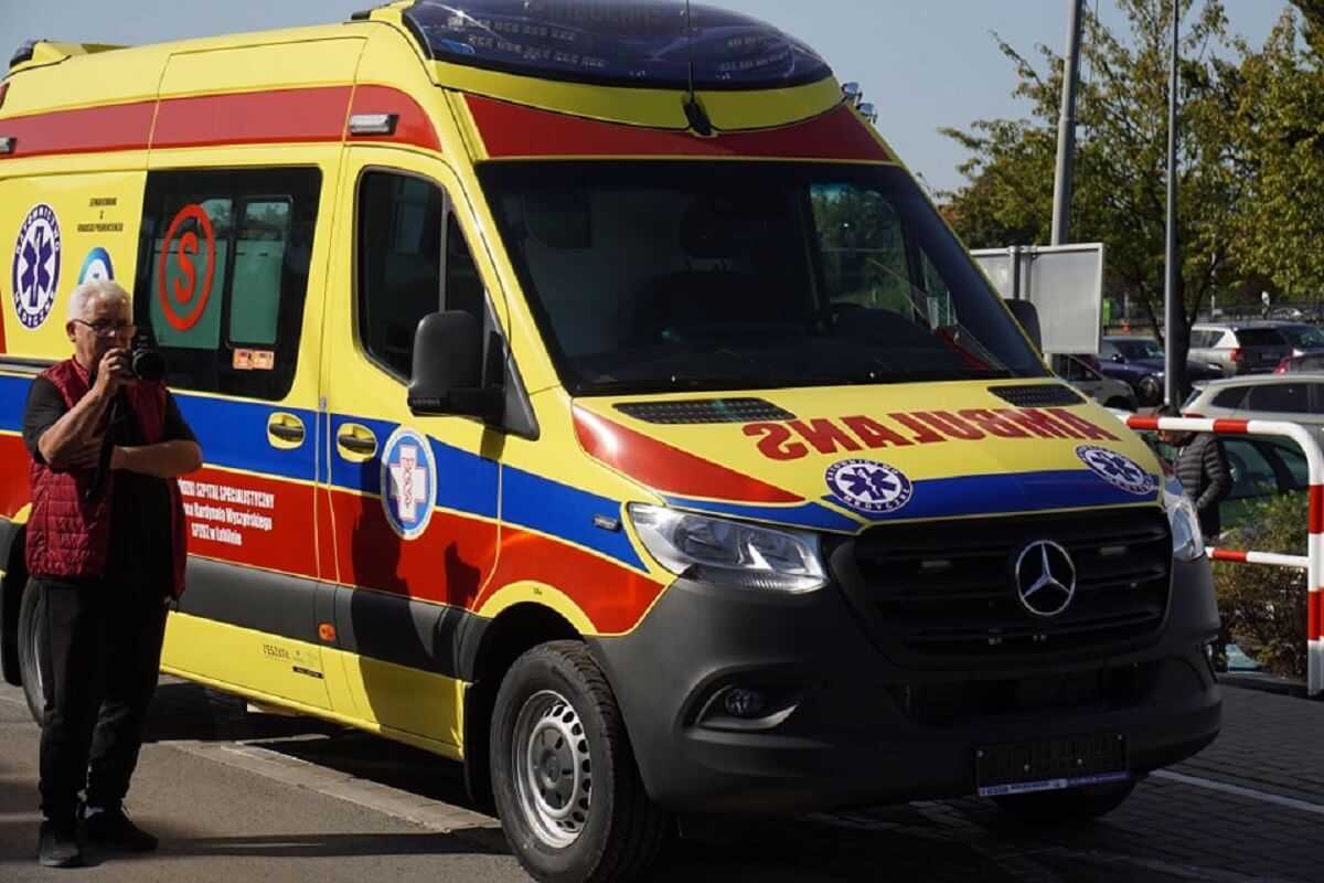 Dyżury specjalistów i fundacji w ramach akcji "Łączy nas Pacjent". Bezpłatna infolinia dla każdego 2 Nowy ambulans dla Wojewódzkiego Szpitala Specjalistycznego w Lublinie
