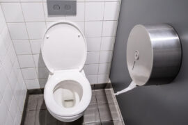 toaleta w galerii handlowej
