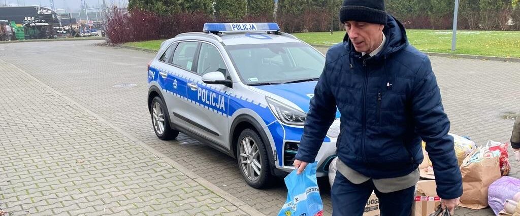 Policjanci zorganizowali zbiórkę dla zwierząt z lubelskiego schroniska. Tony darów trafiły do potrzebujących zwierząt 3 Dary dla lubelskiego schroniska
