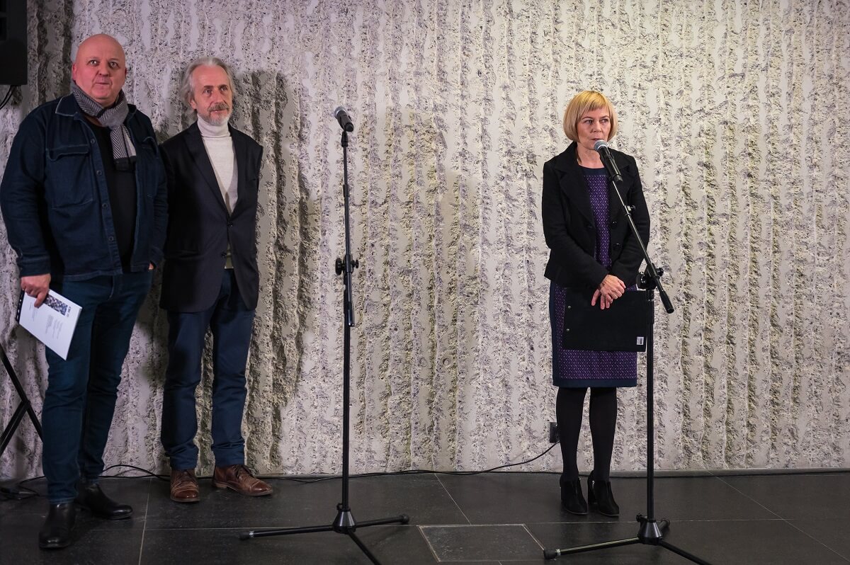 Fotorelacja z uroczystego otwarcia jubileuszowej wystawy: Mariusz Drzewiński „Wszędzie widzę obrazy” 2 Wernisaz M.Drzewinski 1