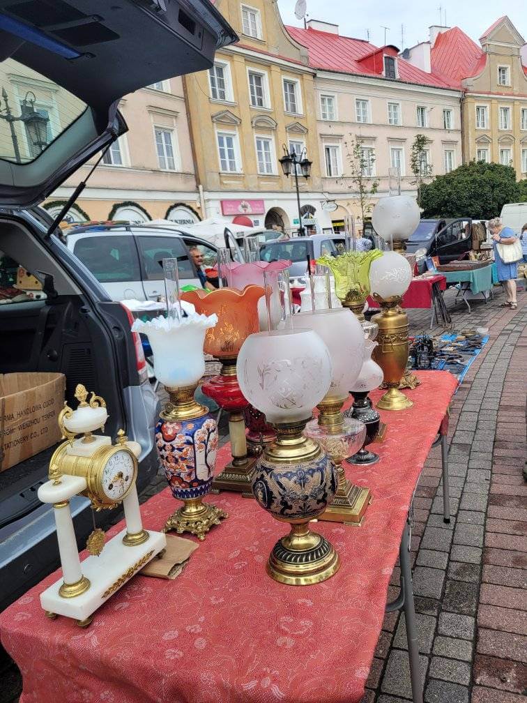 Tu znajdziecie prawdziwe perełki! Giełda staroci w ten weekend na Placu Zamkowym 5 Giełda staroci na Placu Zamkowym w Lublinie