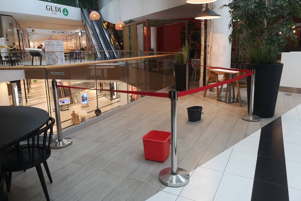 Przeciekający dach w galerii handlowej VIVO! Lublin