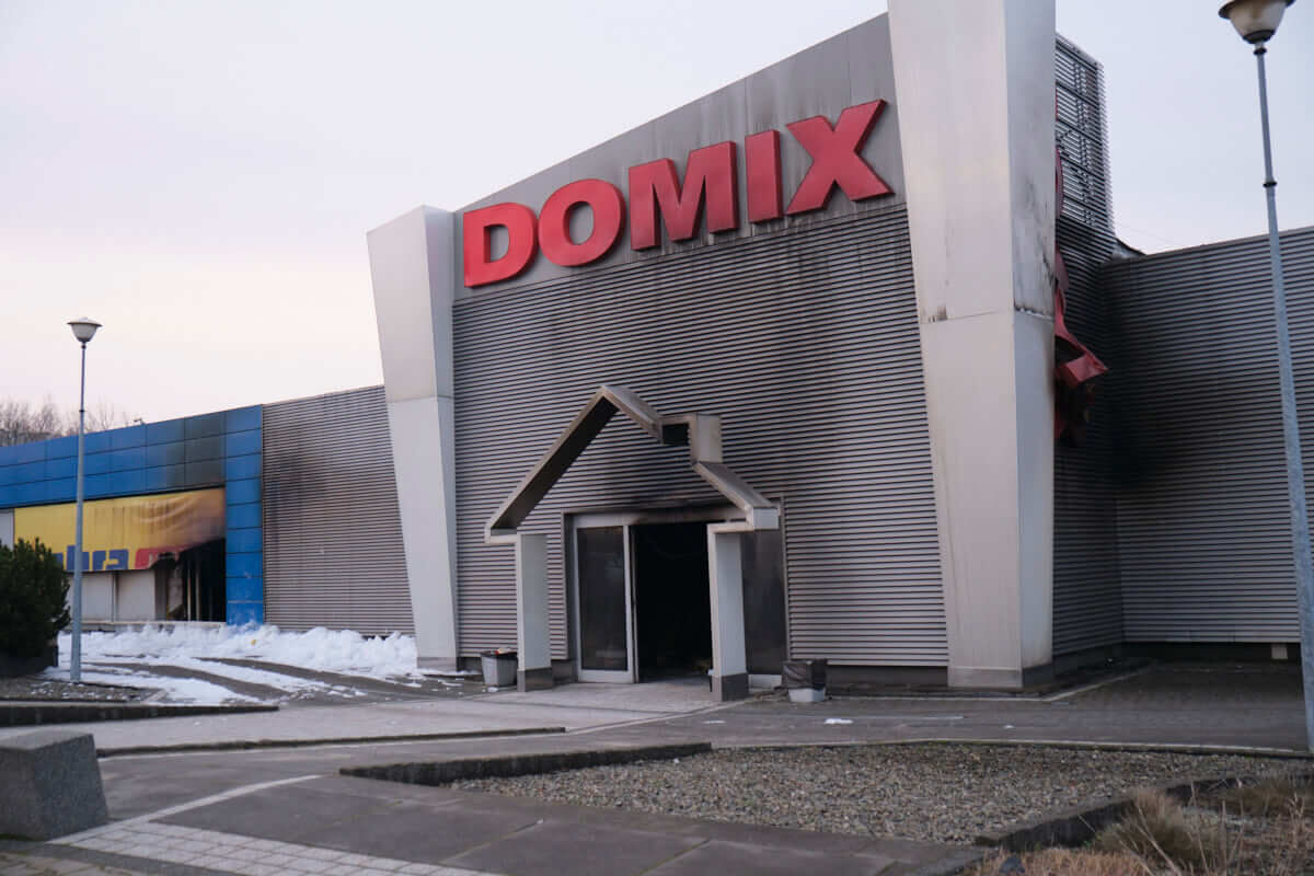 Milionowe straty po pożarze dawnego centrum handlowego. Budynek nie nadaje się do użytku 1 Pożar budynku Domix przy Łęczyńskiej