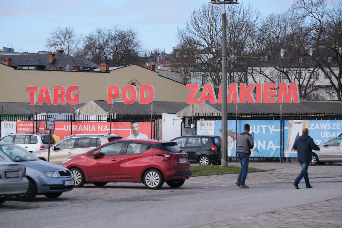 To koniec popularnego targowiska w centrum Lublina. Kupcy dostali wypowiedzenie. Gdzie się przeniosą? 1 Targ pod Zamkiem