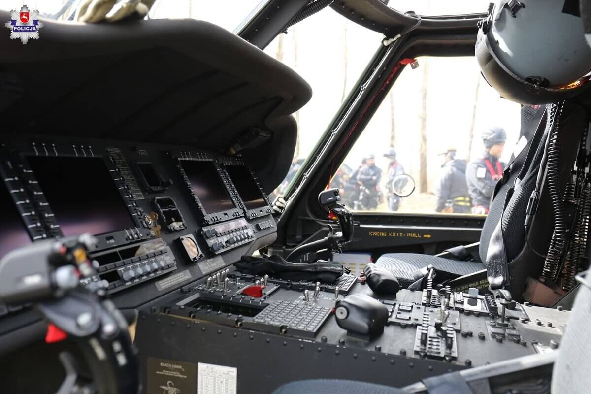 policyjny śmigłowiec BLACK HAWK