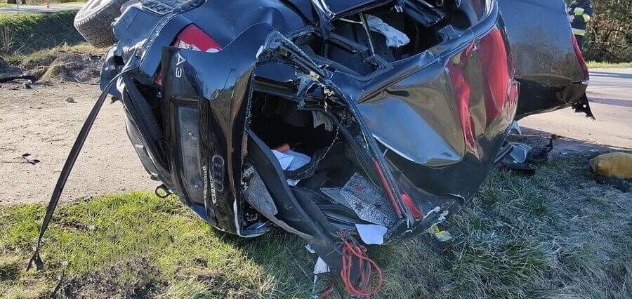 Tragiczny wypadek. 34-letni kierowca Audi poniósł śmierć na miejscu 1 wypadek samochodowy