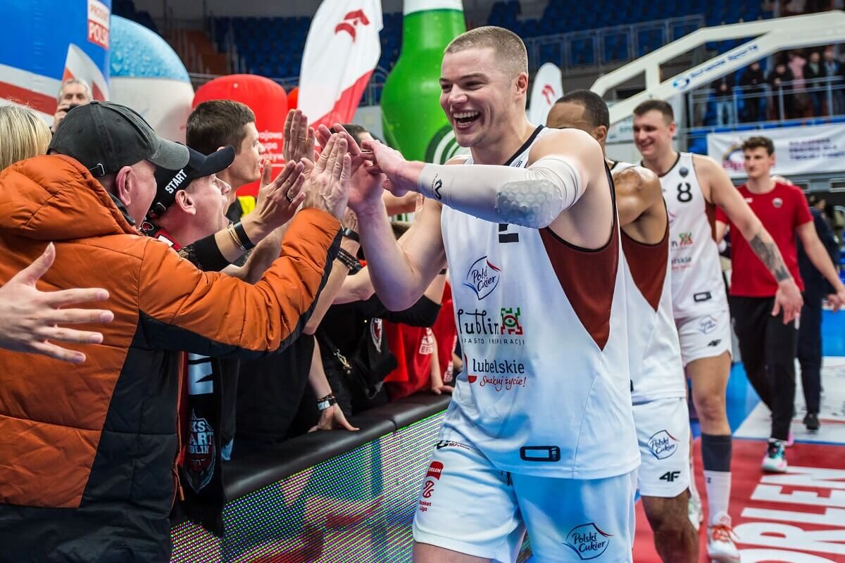 Polski Cukier Start Lublin vs PGE Spójnia Stargard. Wygraj bilety na mecz 2 koszykarze, kibice