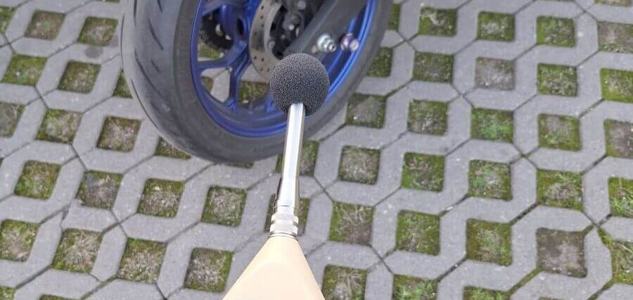 Motocykliści na "celowniku" policji — wzmożone kontrole przez weekend 2 kontrola głośności wydechu
