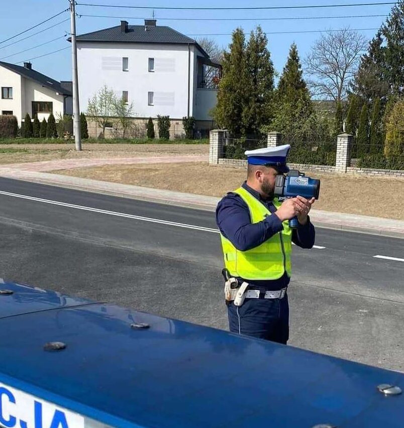 Policja dziś aktywnie kontroluje prędkość w regionie. Aktywne patrole potrwają cały dzień 2 Kontrola prędkości w regionie
