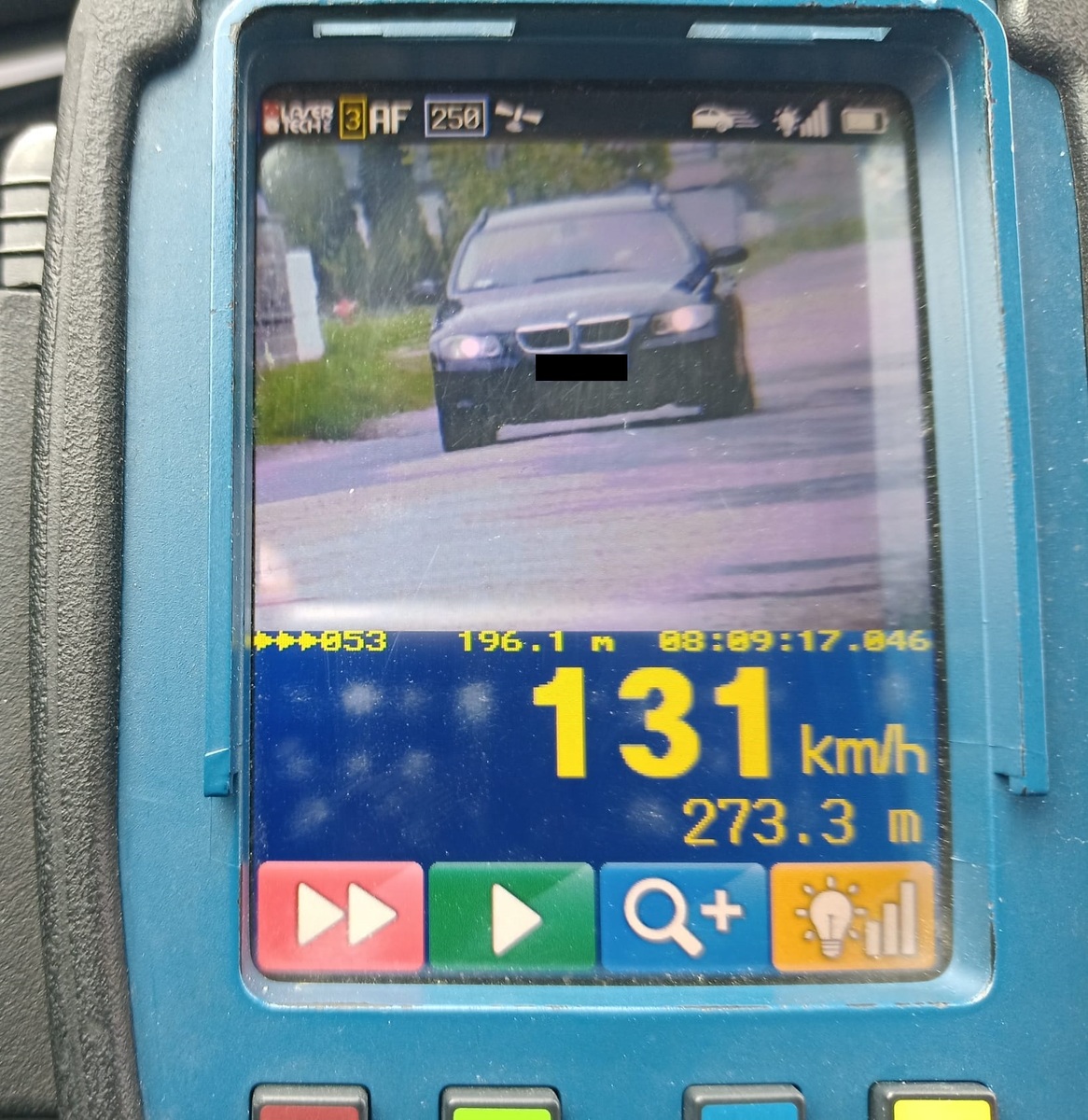 131 km/h w terenie zabudowanym. Bolesne konsekwencje dla 28-latka, kategorycznie przekraczającego prędkość 1 Kontrola drogowa policji