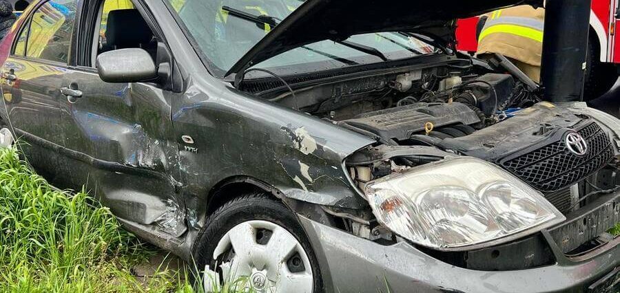 Wymuszenie na skrzyżowaniu. Kierowca Toyoty zderzył się z prawidłowo jadącym Volkswagenem 2 Kierująca Toyotą zignorowała pierwszeństwo przejazdu