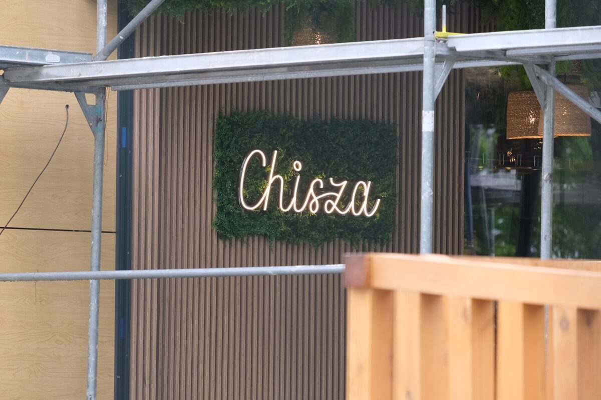Coraz bliżej otwarcia nowej restauracji nad Zalewem Zemborzyckim. Będzie tu serwowana kuchnia kaukaska 2 Chisza nad zalewem