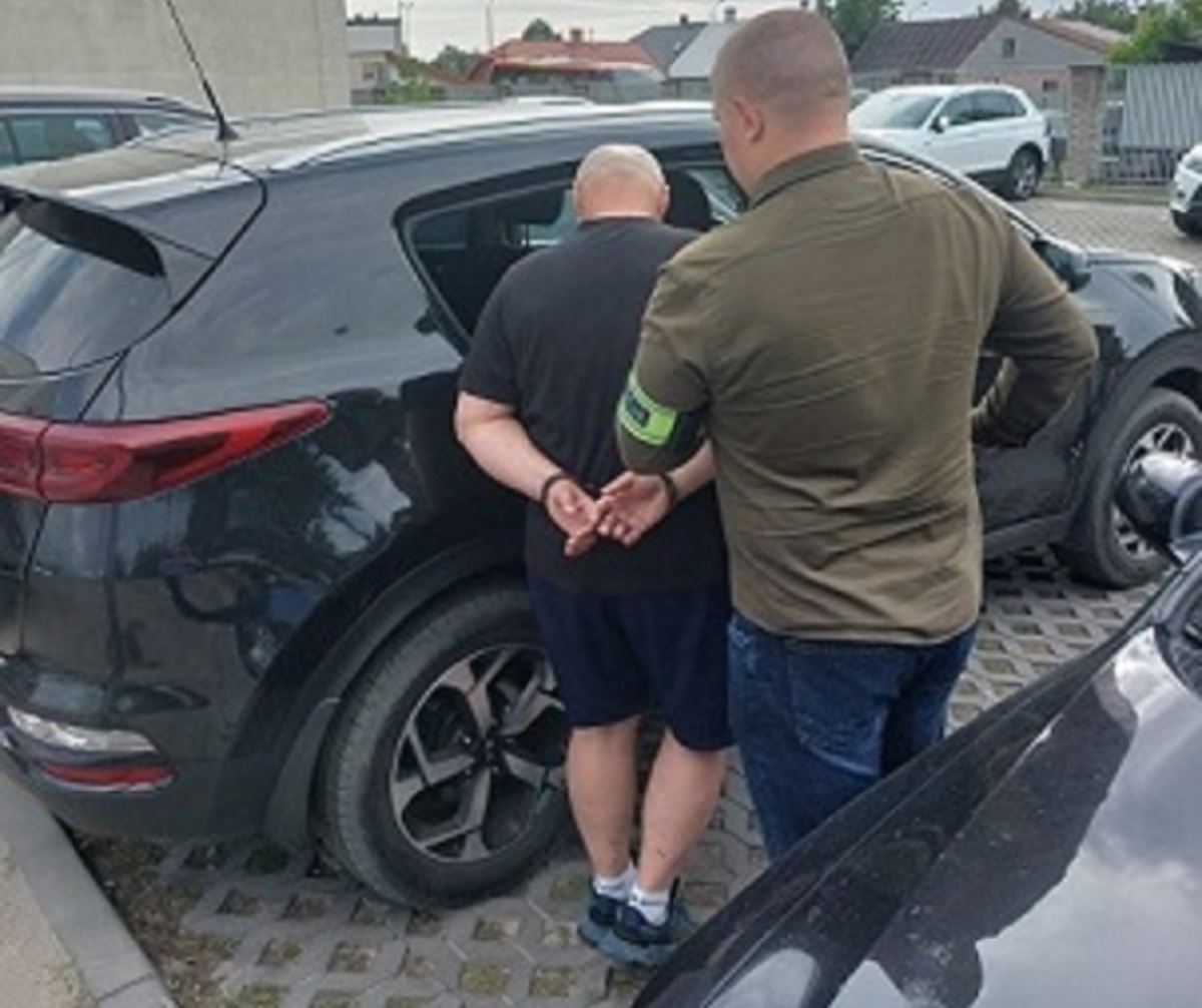Poszukiwany wpadł kierując autem pod wpływem narkotyków 3 Poszukiwany meżczyzna trafił do aresztu