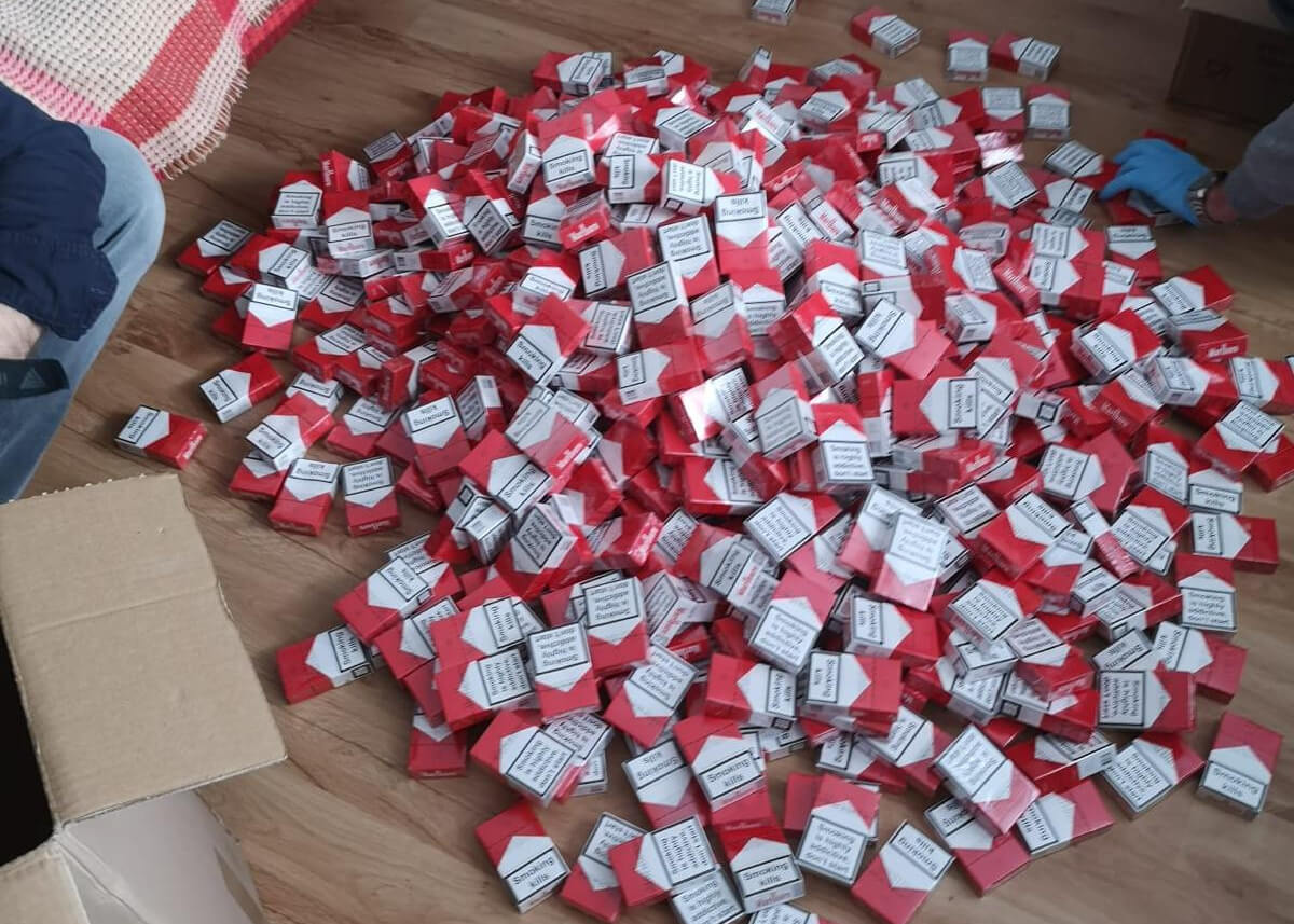 Policja rozbiła grupę przestępczą handlującą papierosami bez akcyzy 1 nielegalne papierosy