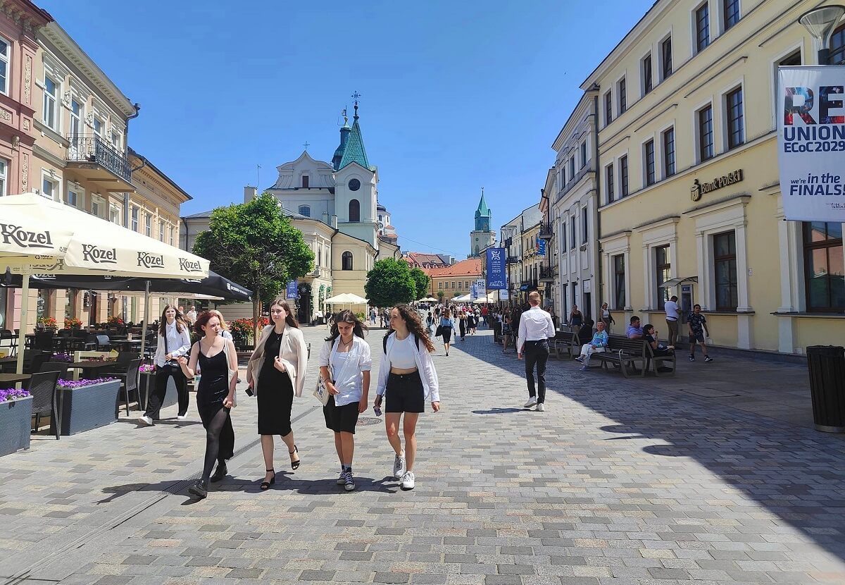 Wakacje! Uczniowie w Lublinie odebrali świadectwa 1 Ludzie miasto Lublin