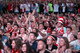 kibice w strefie kibica