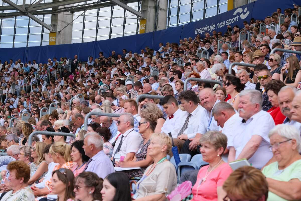 Tysiące wiernych na Arenie Lublin! W Lublinie rozpoczął się kongres Świadków Jehowy 2024. Zobacz zdjęcia 6 Kongres Świadków Jehowy 2024 w Lublinie