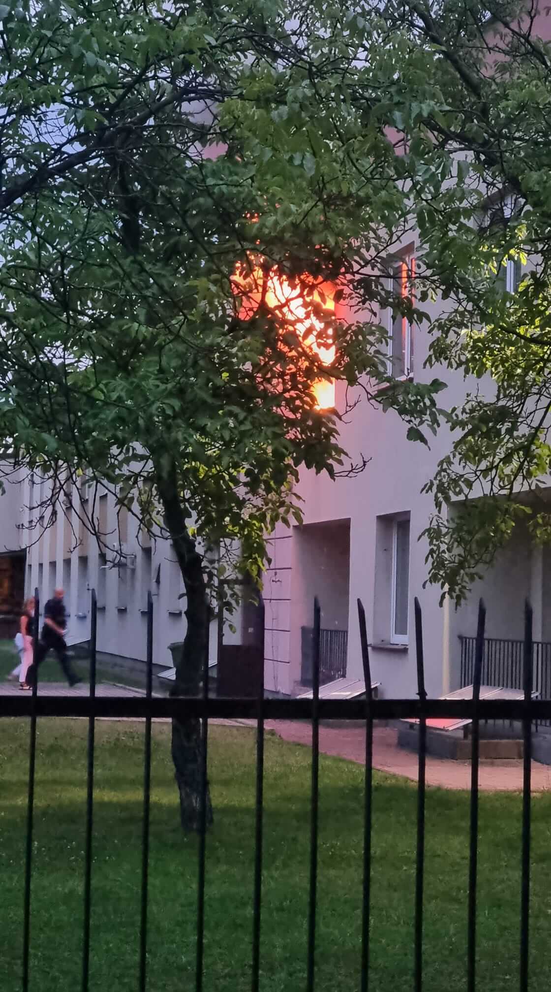 Pożar w domu dziecka w Lublinie. Trwa akcja ratunkowa, na miejscu 7 zastępów straży pożarnej 1 Pożar w domu dziecka przy ul. Pogodnej w Lublinie