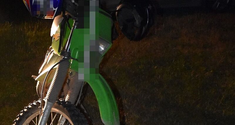 Dramatyczny wypadek na motocyklu. Pies powodem poważnych obrażeń 12-latka 1 Motocykl, w który uderzył pies