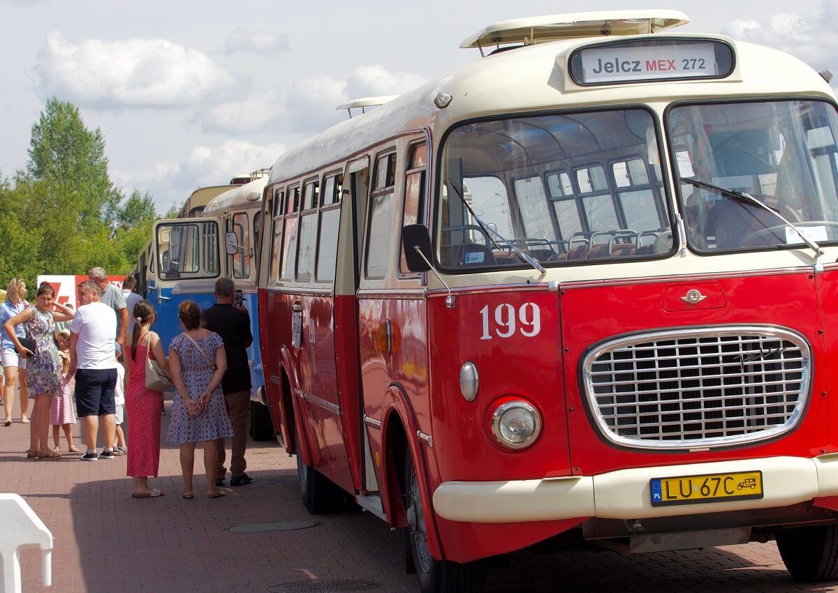 Lublin świętował 95-lecie komunikacji miejskiej. Wystawa autobusów z całej Polski 2 Ikarus