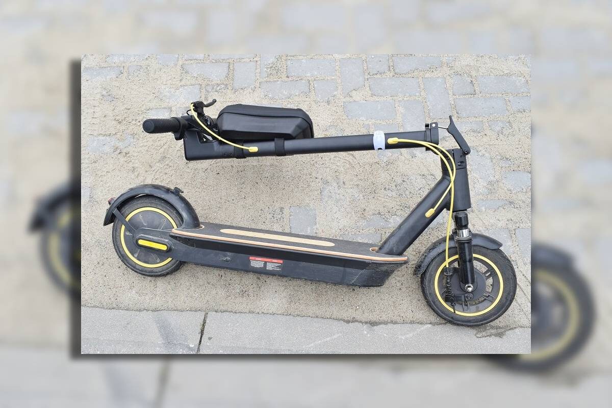 Policjanci zatrzymali złodziei samochodów – straty przekraczają 600 tysięcy złotych! 2 hulajnoga