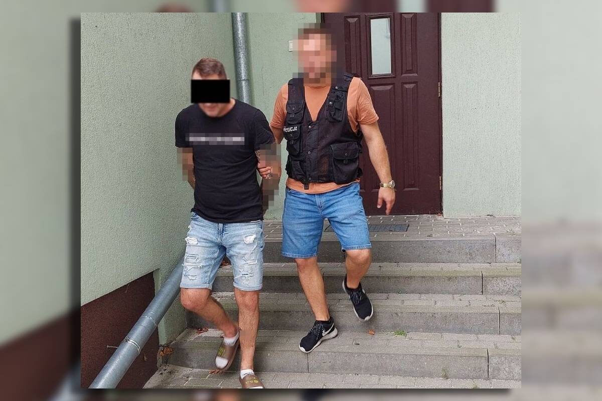 Policjanci zatrzymali złodziei samochodów – straty przekraczają 600 tysięcy złotych! 1 zatrzymany prowadzony przez policjanta