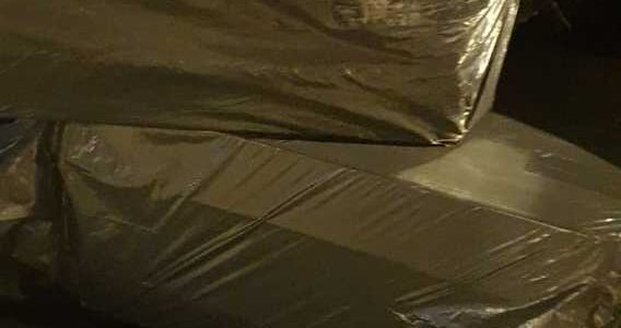 Policja zatrzymała kontrabandę na Bronowicach. Blisko 1000 paczek papierosów 1 Papierosy w workach