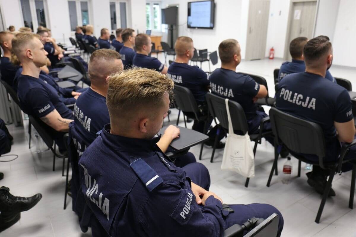 48 policjantów garnizonu lubelskiego rozpoczęło w Lublinie szkolenie zawodowe podoficerskie. Na koniec czeka ich egzamin 1 Szkolenie zawodowe podoficerskie w Lublinie