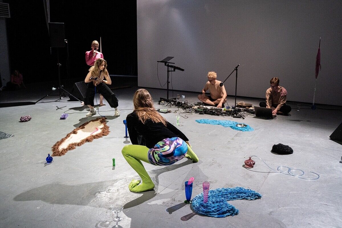 Performance Platform Lublin 2023, Radio Uziemienie „un-DIH-feh-REN-shee-AY-ted”, fot. Diana Kołczewska