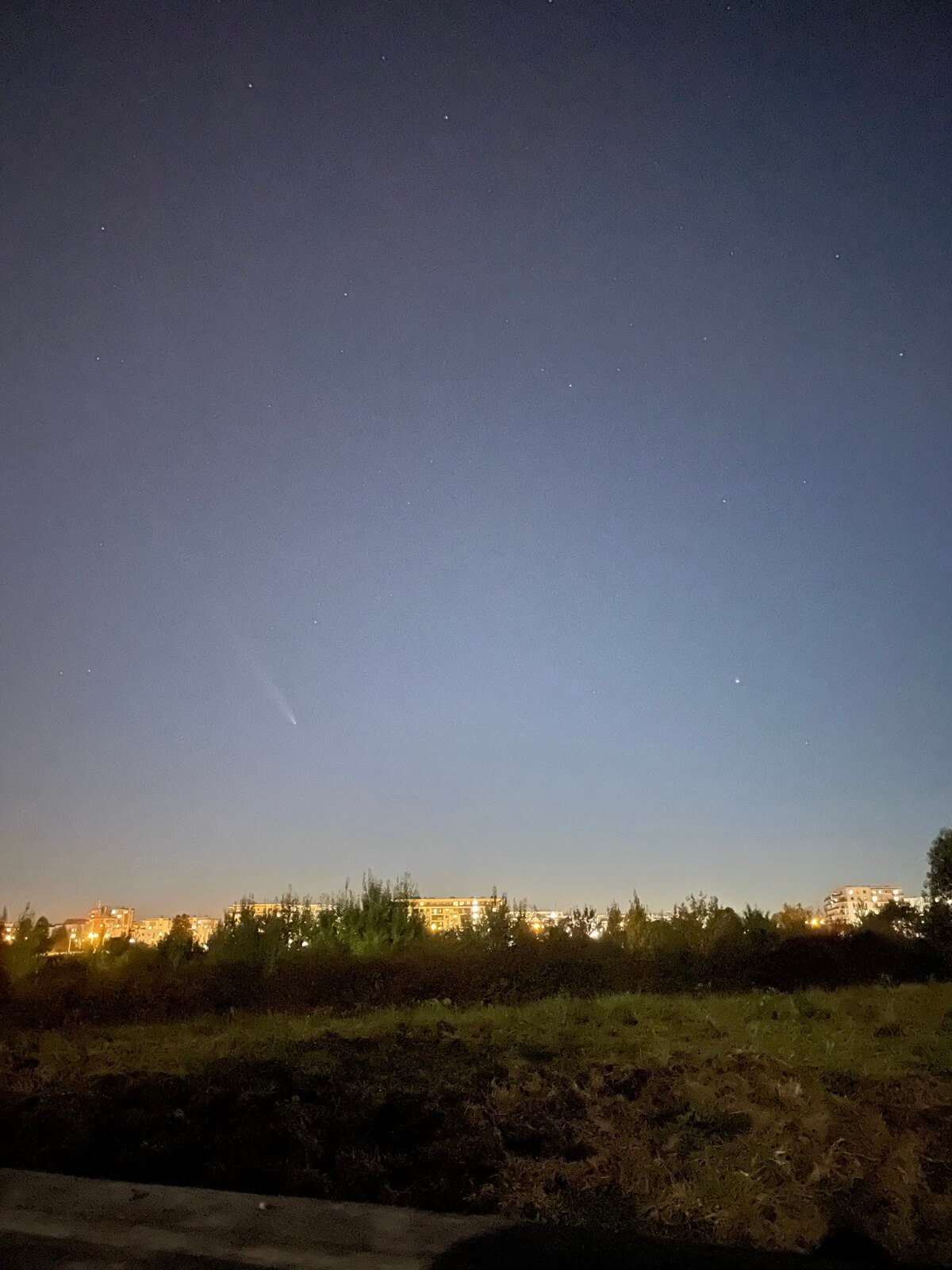 Kometa C/2023 A3 Tsuchinshan-ATLAS nad Lublinem. Niecodzienne zjawisko w towarzystwie „kosmicznego pociągu” Starlink 5 Kometa C2023 A3 nad Lublinem