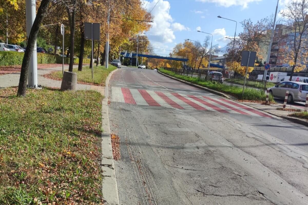 Rozsypane kamienie na al. Andersa w Lublinie