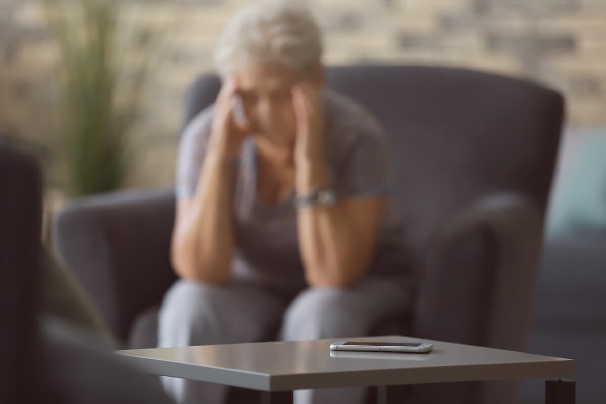 ZUS organizuje Dni Seniora w Lublinie. Warsztaty, przydatne prelekcje i porady w jednym miejscu 2 Seniorka oczekująca na telefon