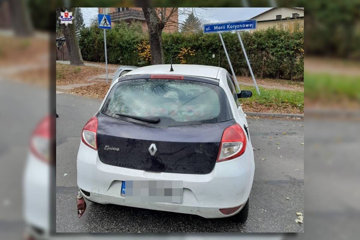 Pijany senior za kierownicą. 75-latek zakończył podróż na drzewie 1 rozbity samochód