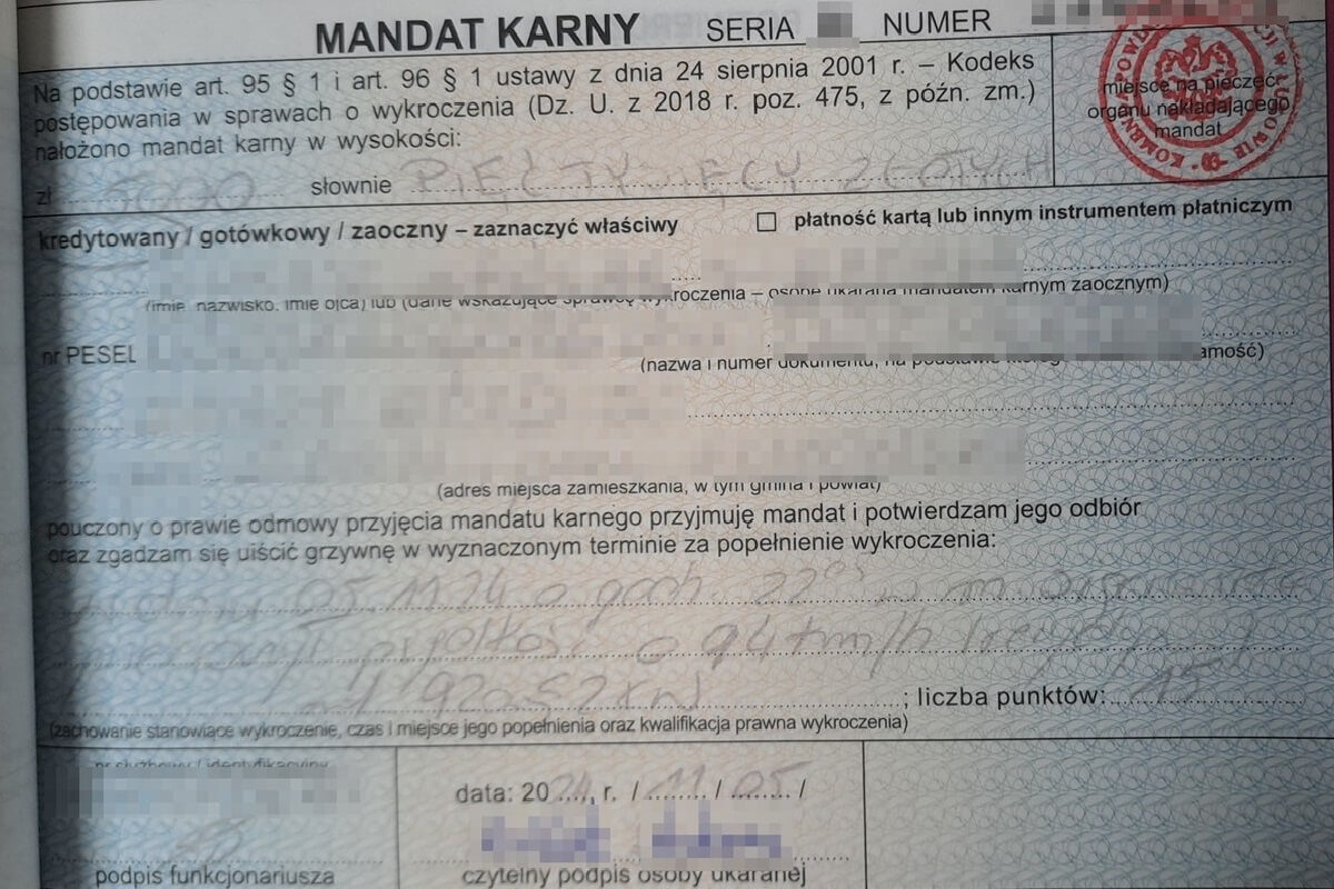 Drogowy recydywista otrzymał rekordowy mandat i stracił prawo jazdy. Może to go czegoś nauczy 1 Rekordowy mandat za ponowne przekroczenie prędkości