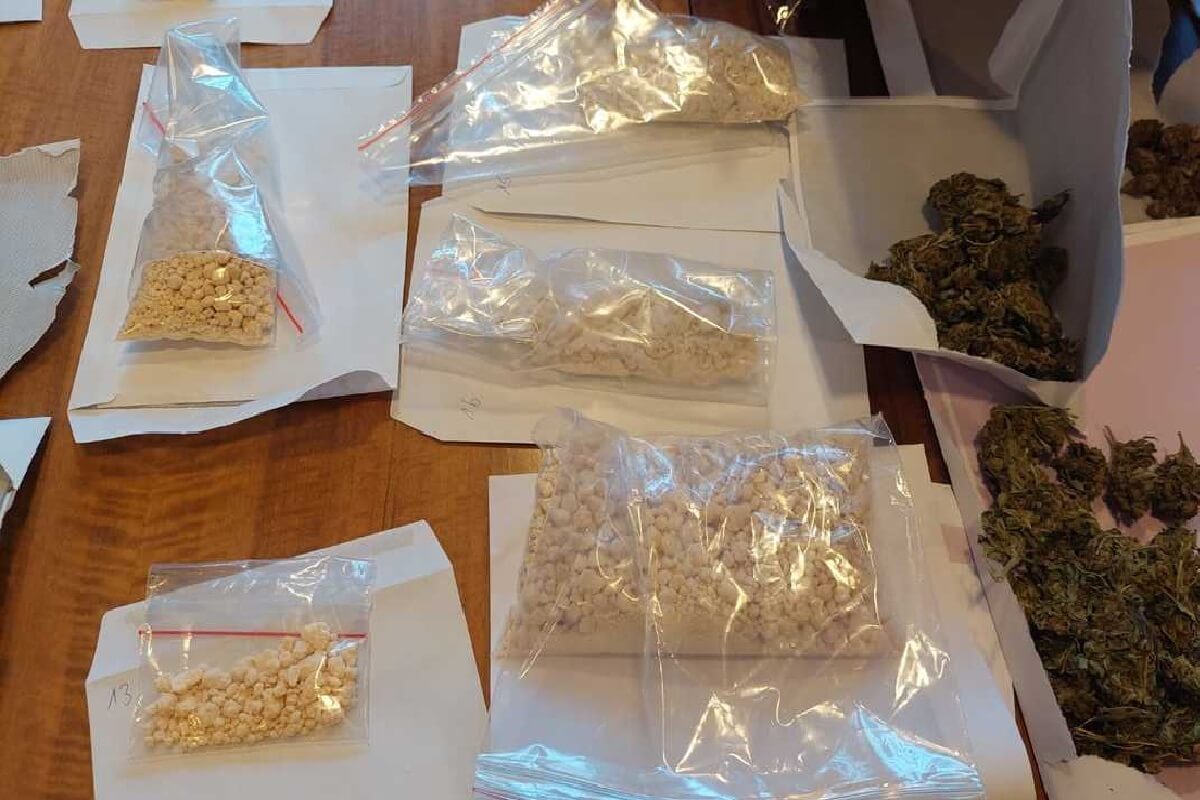 Ponad 2 kg narkotyków zabezpieczonych w Chełmie. Zatrzymano parę podejrzaną o handel nielegalnymi substancjami 1 Narkotyki gotowe do sprzedaży