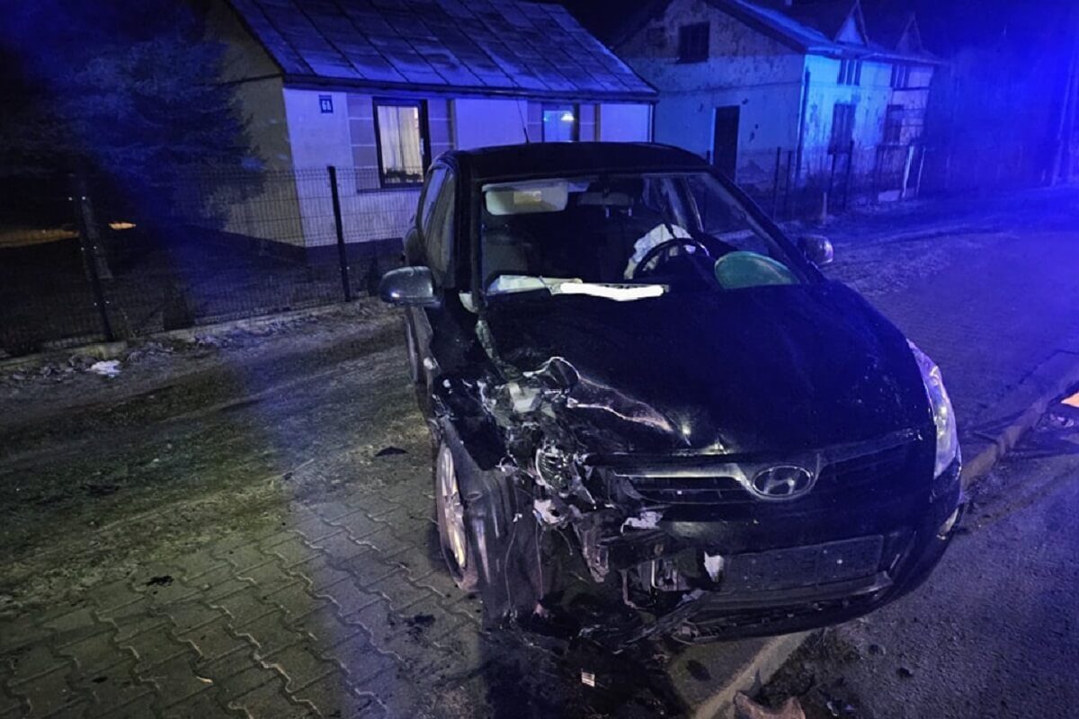 Zderzenie dwóch samochodów w Garbowie. W akcji strażacy z OSP 1 Zderzenie aut w Garbowie